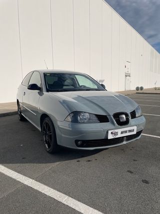 SEAT Ibiza Automatico Gasolina 2002 Gris Nardo