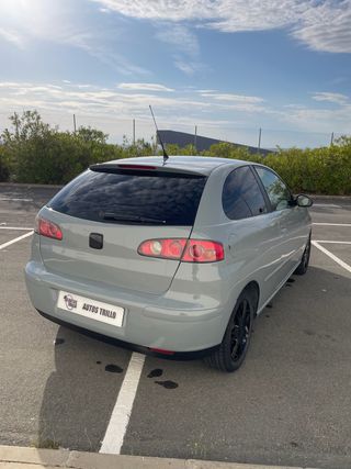 SEAT Ibiza Automatico Gasolina 2002 Gris Nardo