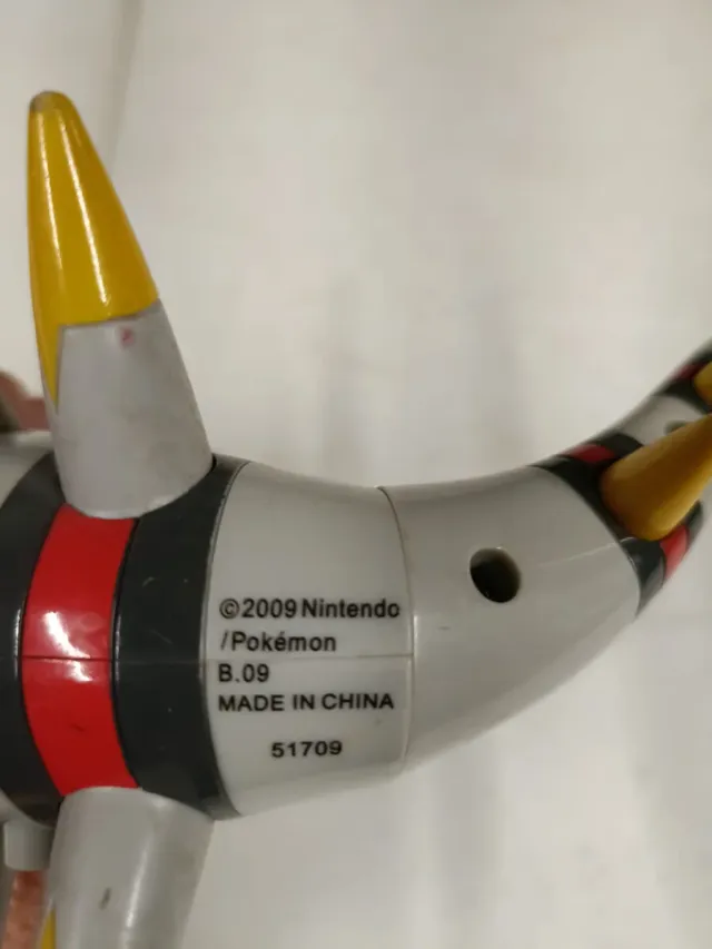 Figura Pokémon Giratina