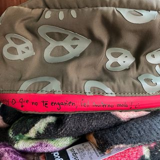 Mochila Desigual verde con detalles