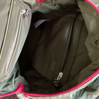 Mochila Desigual verde con detalles