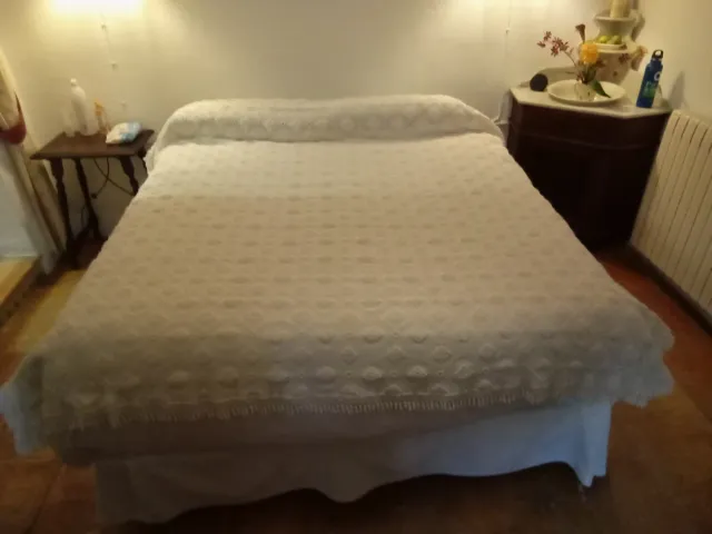 Colcha hecha a mano, chochet
Medidas 1,95 X 2,10