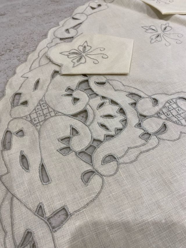 Mantelería y 6 servilletas