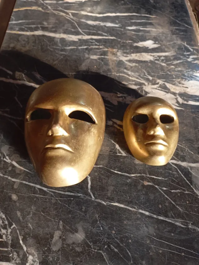 Maschere o maschere decorative in bronzo