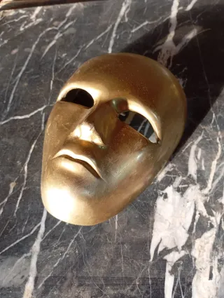 Caretas o máscaras bronce decorativas