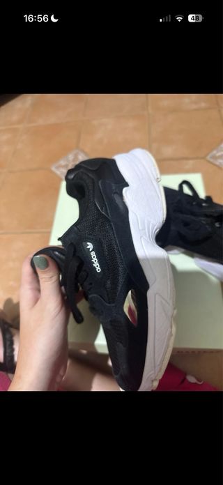 Adidas Falcon Zapatillas Negras y Blancas