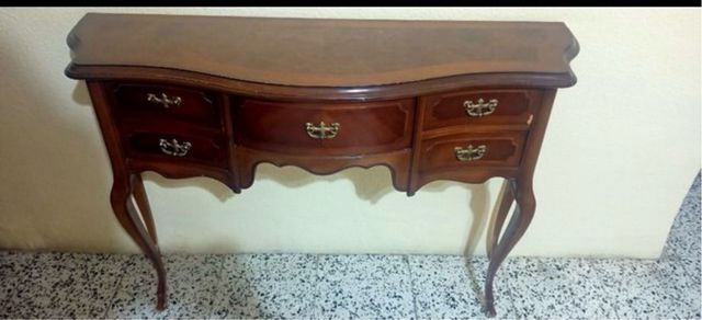 Mueble de entrada clásico madera