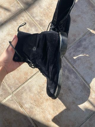 Botas Dr. Martens Negras Terciopelo