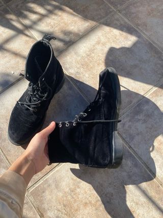 Botas Dr. Martens Negras Terciopelo