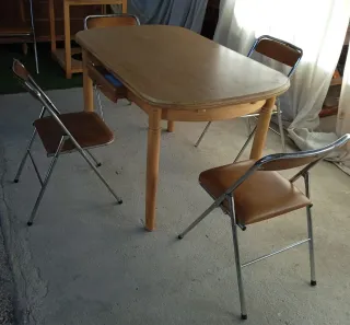 Mesa extensible y 6 sillas