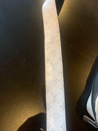 Riñonera Louis Vuitton Beige/Blanca