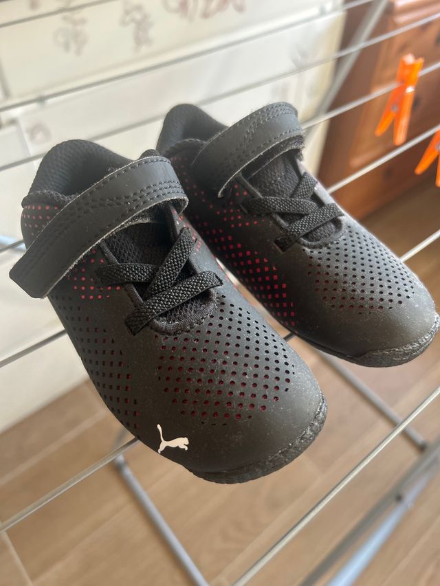 Deportivas niño Puma Ferrari negras