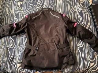 Chaqueta Moto Negra y Rosa