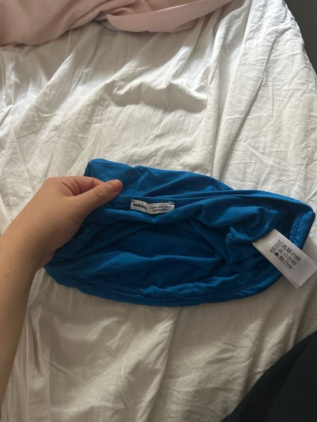 Top Bershka azul