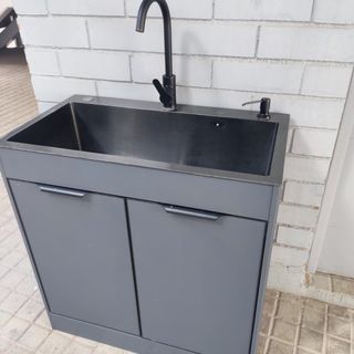 Lavabo PVC con grifo y mueble