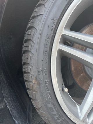 Llanta AMG 18' con neumático Michelin invierno