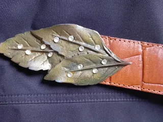 Cintura vintage pelle effetto coccodrillo fibbia f