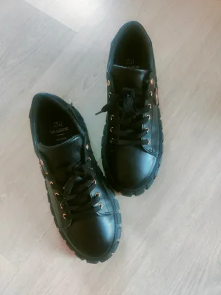 Zapatillas Seaside negras doradas suela gruesa 38