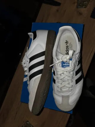 Zapatillas Adidas Samba Blancas y Negras