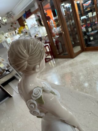 Dama porcellana HERVIT