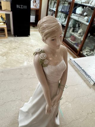 Dama porcellana HERVIT