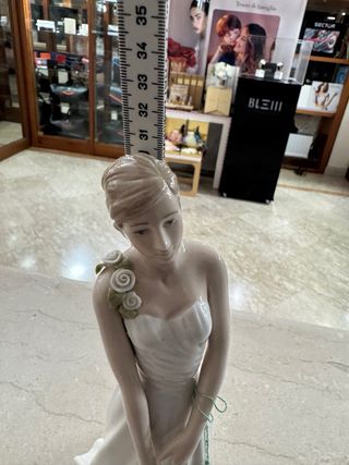 Dama porcellana HERVIT