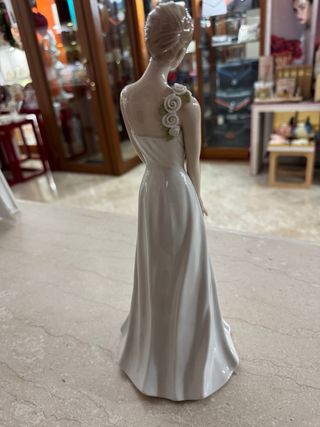 Dama porcellana HERVIT