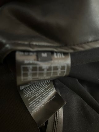 Pantalón Guess Negro Efecto Piel