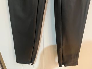 Pantalón Guess Negro Efecto Piel