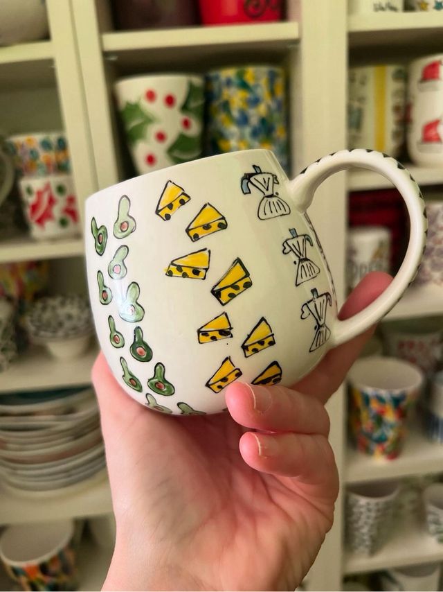 Tazza da colazione in porcellana dipinta a mano