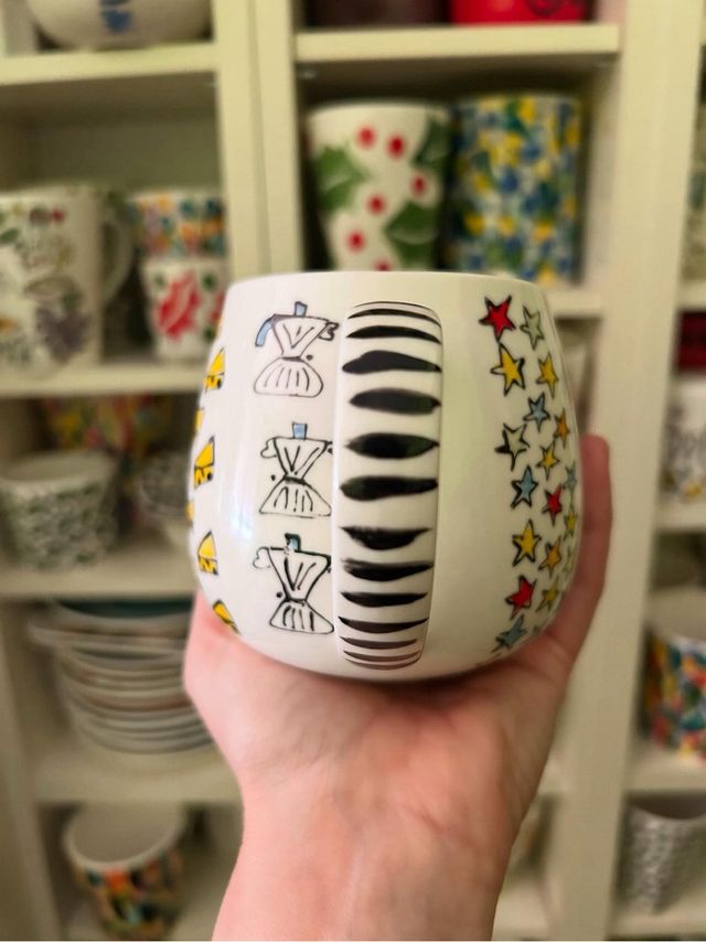 Tazza da colazione in porcellana dipinta a mano