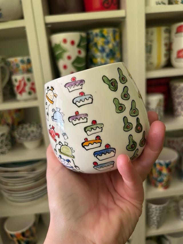 Tazza da colazione in porcellana dipinta a mano