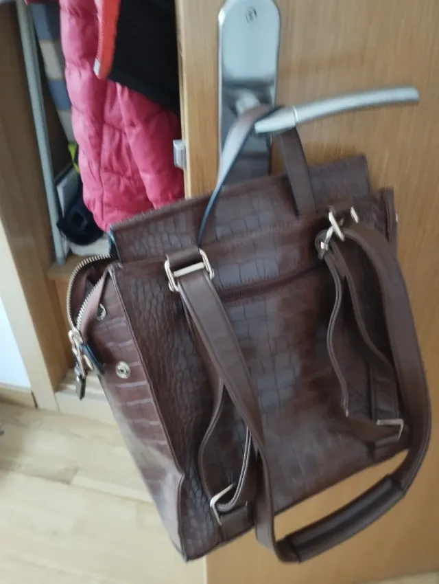 Bolso Mochila Marrón Cocodrilo