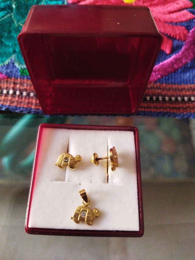 Conjunto de oro para bebé