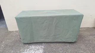 Barbacoa de gas con mesa de madera