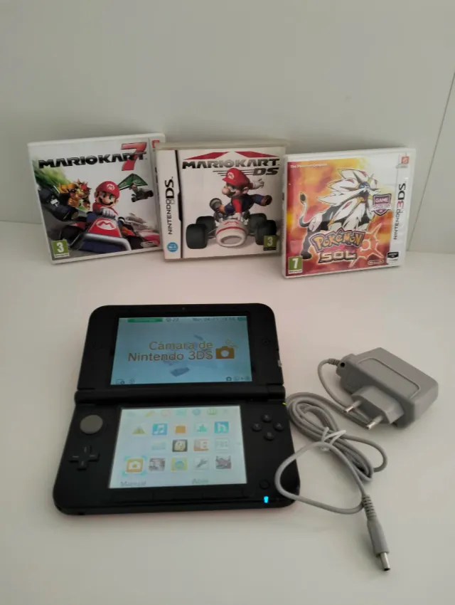 Nintendo 3DS XL Roja y negra + Juegos