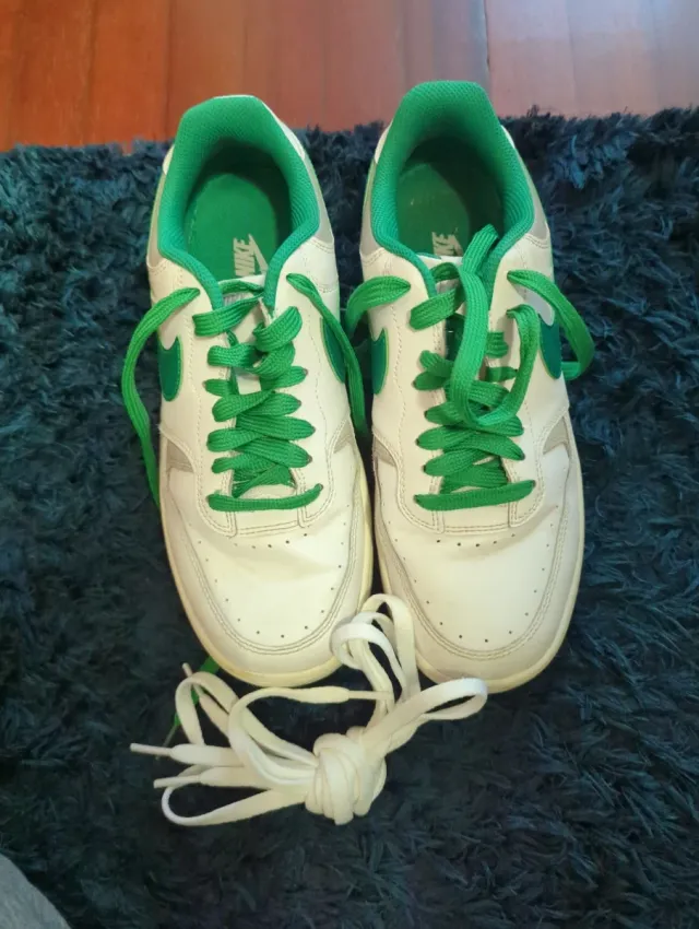 Zapatillas Nike Blancas y Verdes