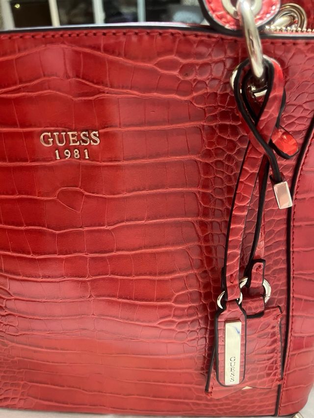 Bolso Guess Rojo Cocodrilo