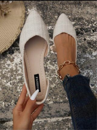 Zapatos talla 36 (23cm de largo)