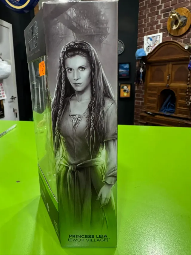 La bambola della serie Black