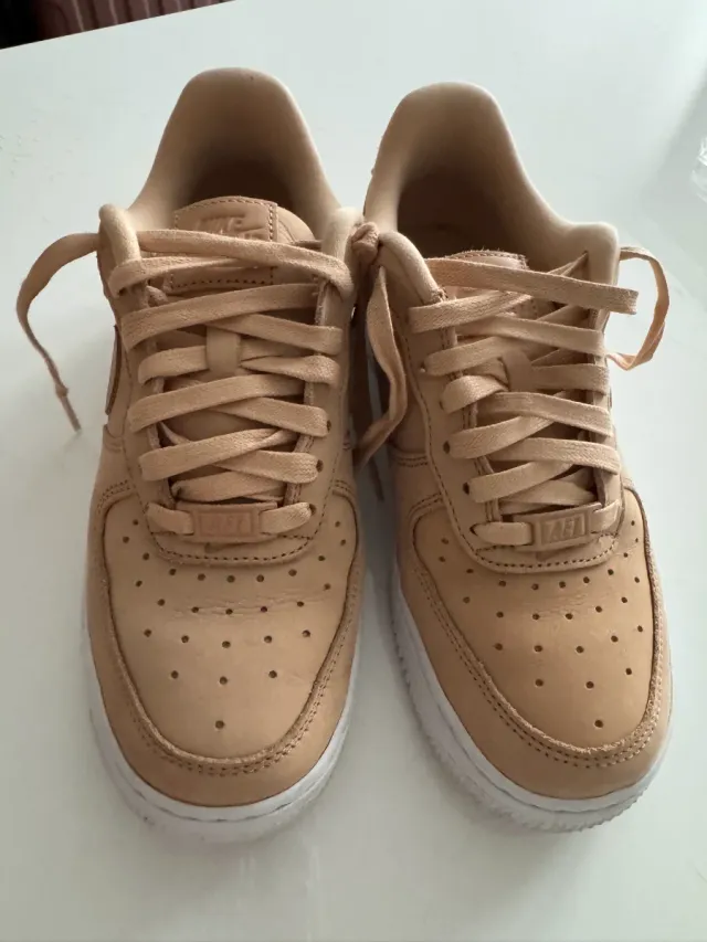 Sapatilhas Nike Air Force 1 Bege Tamanho 38