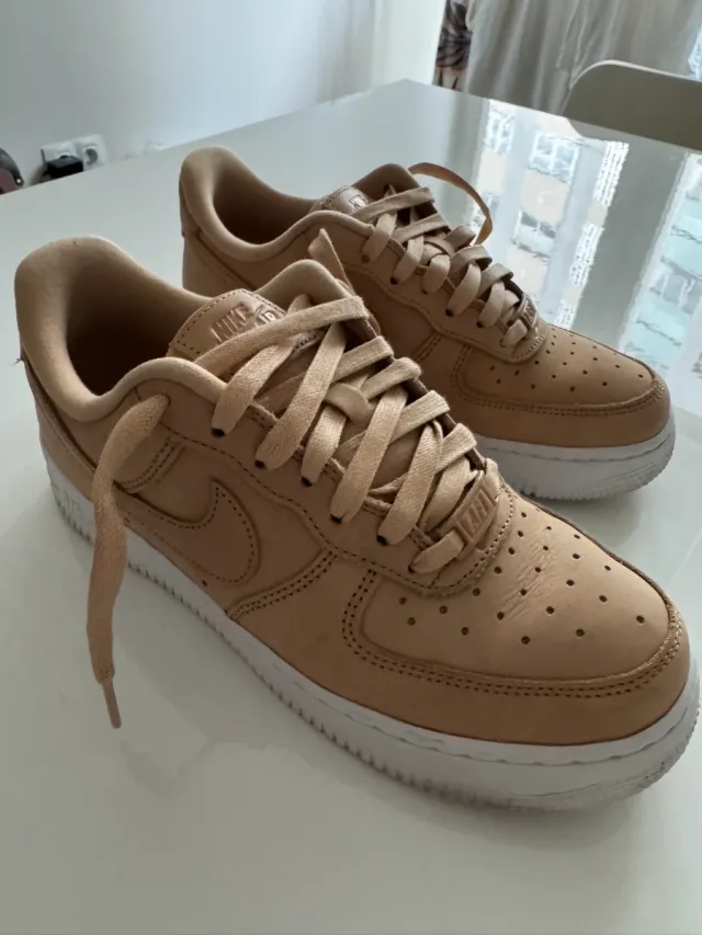 Sapatilhas Nike Air Force 1 Bege Tamanho 38