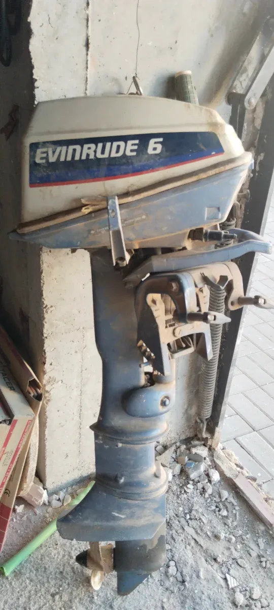 Motor fueraborda Evinrude 6
