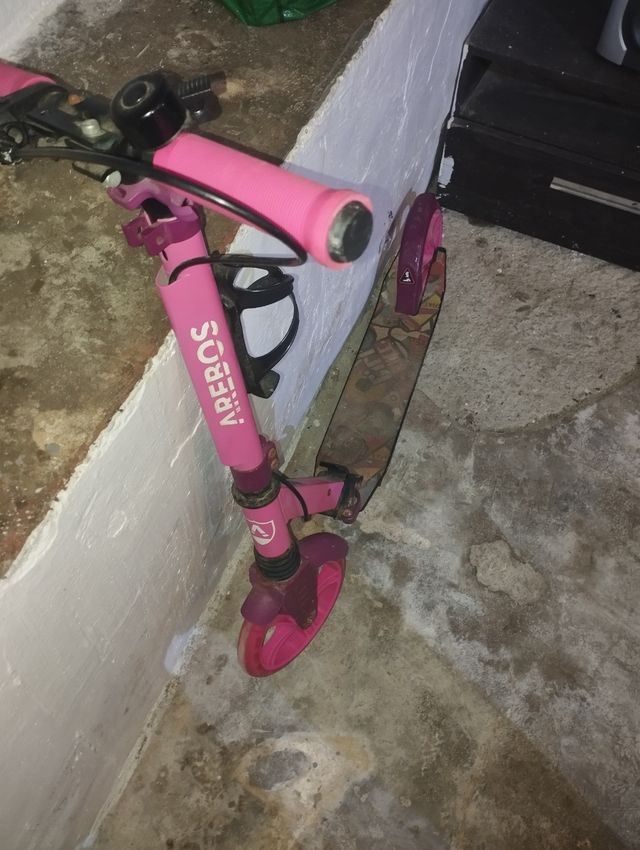 Patinete de niña con luces