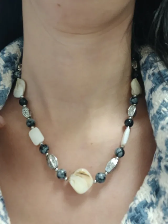 Colar Madrepérola e Contas Naturais