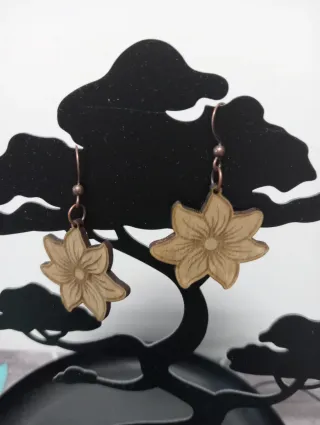 Pendientes de madera florales