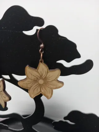 Pendientes de madera florales