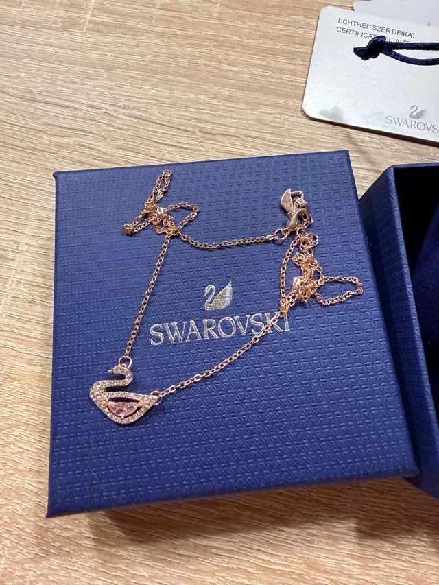 Collar Swarovski Cisne Oro Rosa