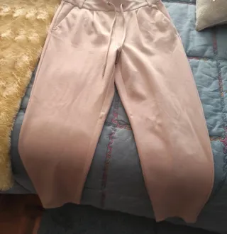 Pantalones rosas anchos