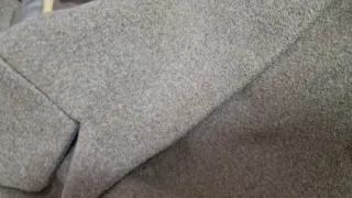 Abrigo marrón con cinturón